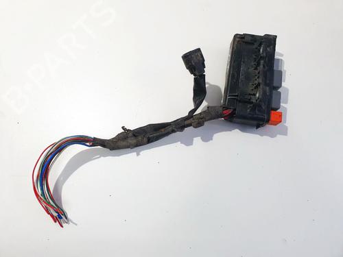 Used Fuse box Fuse box TOYOTA COROLLA Verso (ZER_, ZZE12_, R1_) 2.2 D-4D (AUR10_, AUR10R) (136 hp) 32886442 32886442
