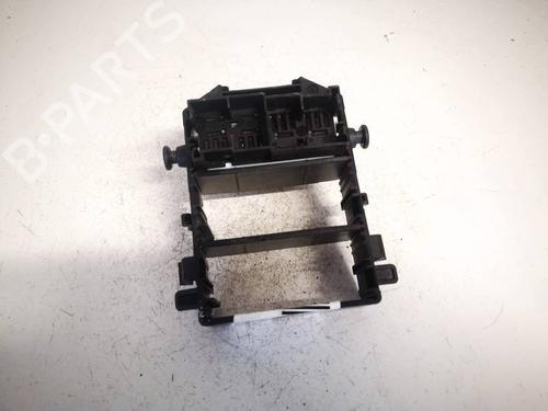 Used Fuse box Fuse box RENAULT LAGUNA II (BG0/1_) 1.9 dCi (BG08, BG0G) (120 hp) 32609981 32609981