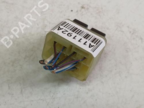 Caixa de fusíveis MITSUBISHI GRANDIS (NA_W) 2.0 DI-D (NA8W) (136 hp) 32716797