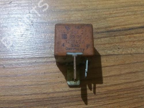 Used Electronic sensor Electronic sensor AUDI A4 B5 (8D2) 1.6 (100 hp) 33519229 33519229