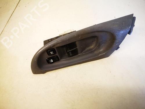 switch-nissan-almera-ii-hatchback-n16-2000-32876540 main image