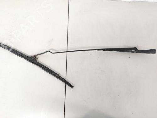 Used Front windshield wiper arm Front windshield wiper arm 33079944 33079944