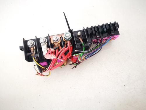 Fuse box VW PASSAT B5 Variant (3B5) 1.6 | BP33073395E1 - Image 2