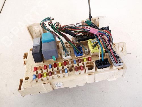 Used Fuse box Fuse box 32898641 32898641
