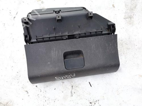 Used Glove box Glove box VW POLO IV (9N_, 9A_) 1.4 TDI (75 hp) 35392627 35392627