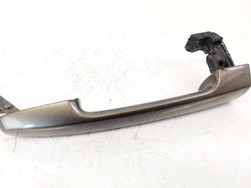 front-right-exterior-door-handle-toyota-rav-4-iii-_a3_-2005-2006-2007-2008-2009-2010-2011-2012-2013-2014-35260496 main image
