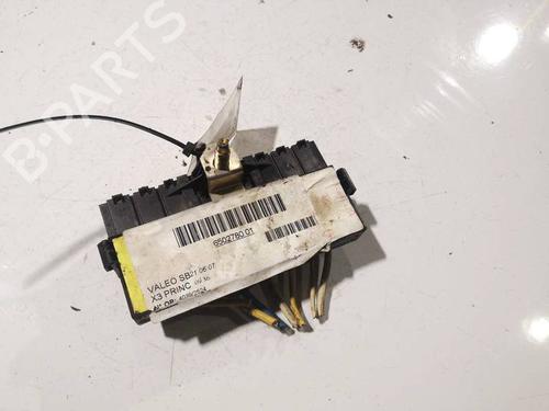 Used Fuse box Fuse box 38259586 38259586