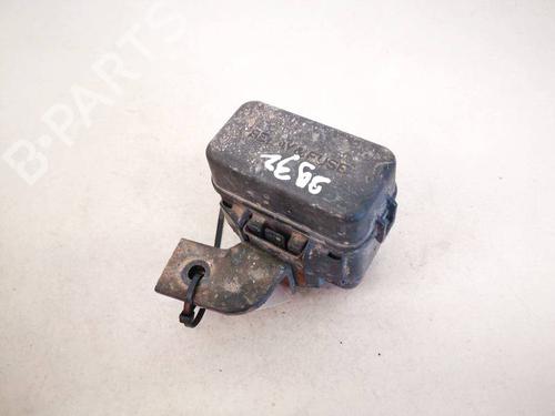 fuse-box-toyota-rav-4-ii-_a2_-2000-2001-2002-2003-2004-2005-32936087 main image