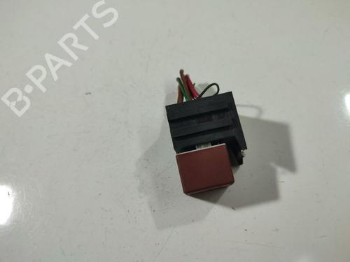 Used Fuse box Fuse box 32972776 32972776