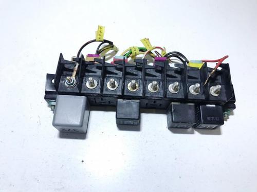 Used Fuse box Fuse box AUDI A8 D2 (4D2, 4D8) 2.8 (193 hp) 33505680 33505680