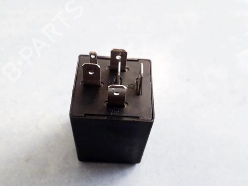 Electronic sensor AUDI 80 B4 Saloon (8C2) 1.6 E | BP33528820M84 - Image 2
