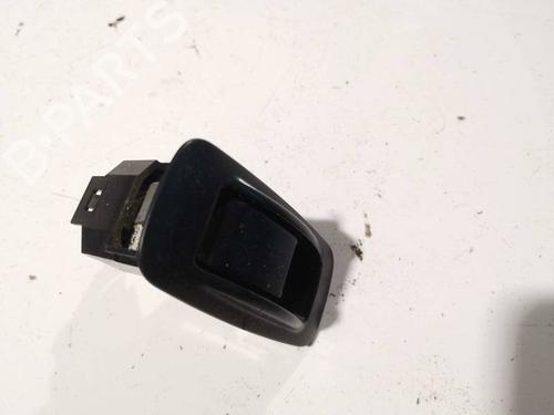 Used Switch Switch TOYOTA COROLLA Verso (ZER_, ZZE12_, R1_) 2.2 D-4D (AUR10_, AUR10R) (136 hp) 32579570 32579570