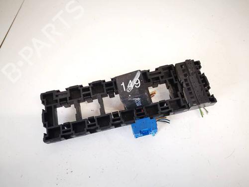 Used Fuse box Fuse box VW SHARAN (7M8, 7M9, 7M6) 1.9 TDI (110 hp) 32964048 32964048