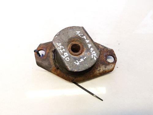 Used Engine mount Engine mount ALFA ROMEO 147 (937_) 2.0 16V T.SPARK (937.AXA1, 937.AXC1, 937.BXC1) (150 hp) 33107445 33107445