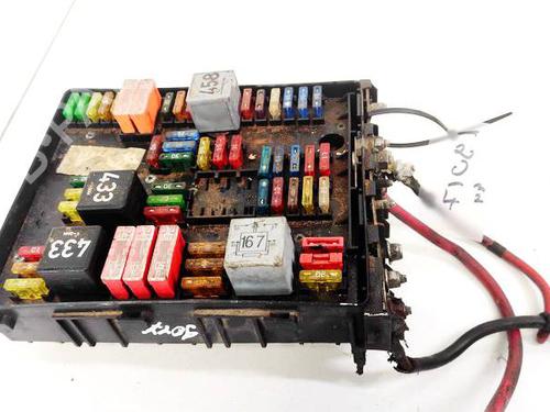 fuse-box-vw-golf-v-1k1-2003-2004-2005-2006-2007-2008-2009-2010-32940707 main image