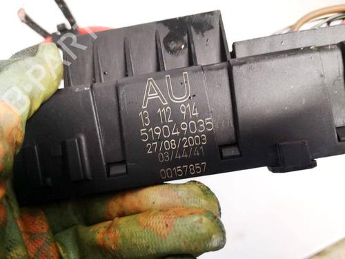 Fuse box OPEL SIGNUM Hatchback (Z03) 2.2 DTI (F48) | BP32606325E1