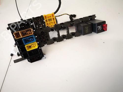 Used Fuse box Fuse box AUDI 80 B3 Saloon (893, 894, 8A2) 1.8 S (90 hp) 32883883 32883883