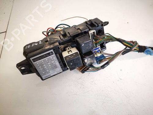 Used Fuse box Fuse box VOLVO S40 I (644) 1.9 DI (102 hp) 32582054 32582054