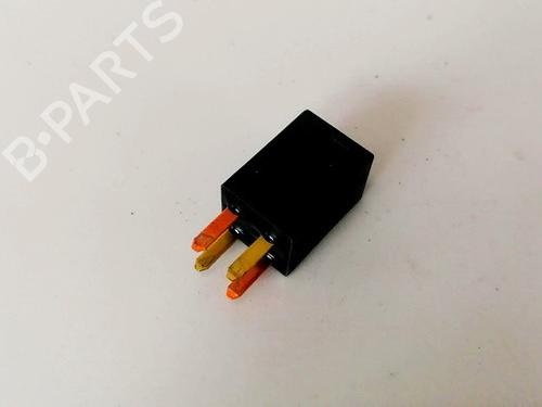 Electronic sensor MITSUBISHI OUTLANDER I (CU_W) 2.4 4WD (CU5W) | BP33065395M84 - Image 2