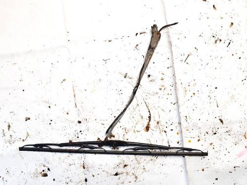 Used Front windshield wiper arm Front windshield wiper arm PEUGEOT 405 I Break (15E) 1.9 D (64 hp) 32924235 32924235
