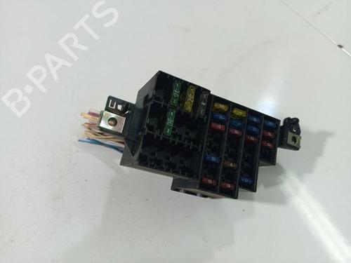 Used Fuse box Fuse box RENAULT CLIO II (BB_, CB_) 1.2 (BB0A, BB0F, BB10, BB1K, BB28, BB2D, BB2H, CB0A,... (58 hp) 39669303 39669303