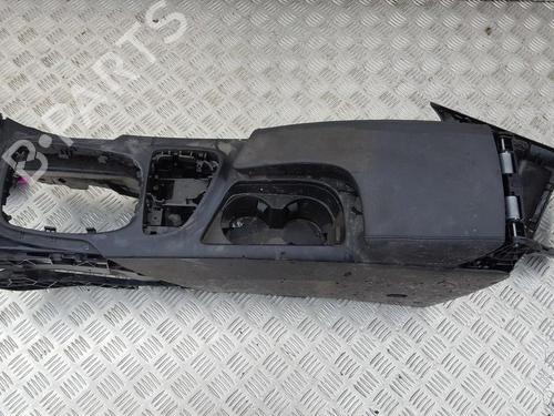 Used Armrest / Center console Armrest / Center console 35690635 35690635