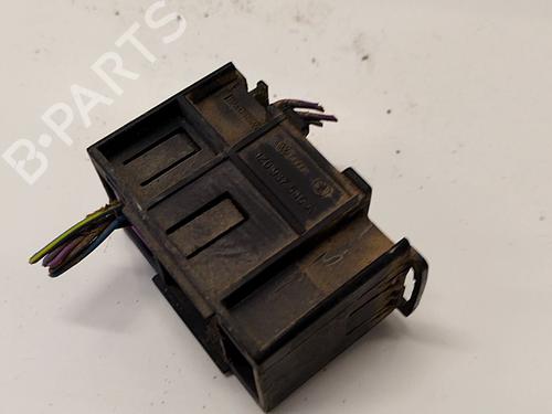 Used Fuse box Fuse box SKODA OCTAVIA II (1Z3) 1.9 TDI (105 hp) 33488480 33488480
