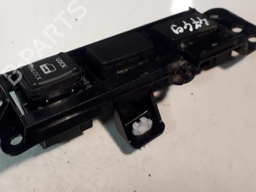 Used Switch Switch NISSAN NOTE (E12) 1.2 (80 hp) 33514069 33514069