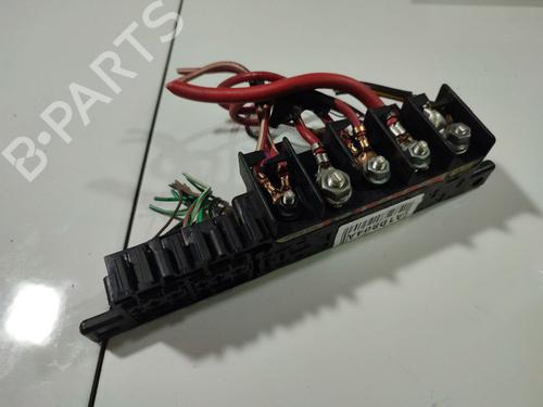 Used Fuse box Fuse box VW BORA I (1J2) 1.9 TDI (101 hp) 32556206 32556206