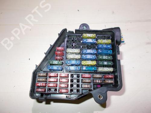 fuse-box-audi-a4-b5-8d2-1994-1995-1996-1997-1998-1999-2000-2001-33506638 main image