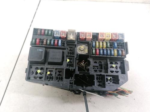 Used Fuse box Fuse box JAGUAR X-TYPE I (X400) 2.5 V6 All-wheel Drive (196 hp) 32890157 32890157