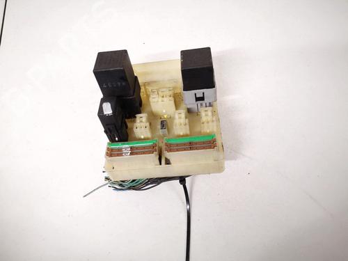 Used Fuse box Fuse box 32891312 32891312