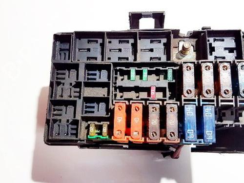 Used Fuse box Fuse box RENAULT LAGUNA II (BG0/1_) 2.2 dCi (BG0F) (150 hp) 33528763 33528763