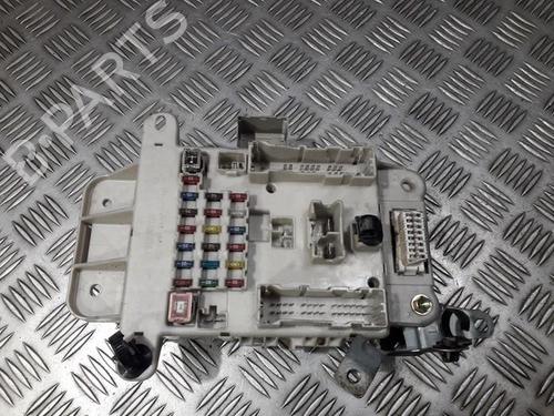 Used Fuse box Fuse box TOYOTA RAV 4 II (_A2_) 2.0 D 4WD (CLA20_, CLA21_, CLA20R, CLA21R) (116 hp) 33498357 33498357