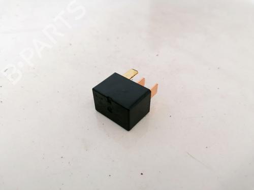 Used Electronic sensor Electronic sensor TOYOTA AVENSIS VERSO (_M2_) 2.0 D (CLM20_, CLM20R) (116 hp) 32874572 32874572