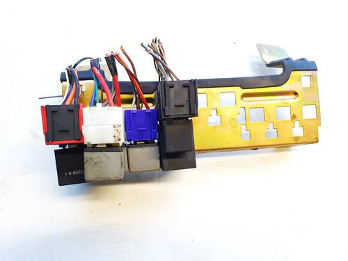 Used Fuse box Fuse box CITROËN JUMPER I Van (230L) 2.8 HDi (128 hp) 32930989 32930989