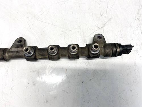 Used Injection rail Injection rail 35103868 35103868