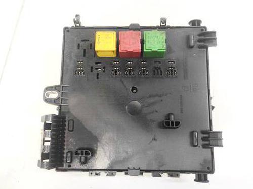 Used Fuse box Fuse box OPEL VECTRA C (Z02) 1.9 CDTI (F69) (120 hp) 32931795 32931795