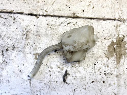 Used Windscreen washer tank Windscreen washer tank VOLVO V50 (545) 2.0 D (136 hp) 35492491 35492491