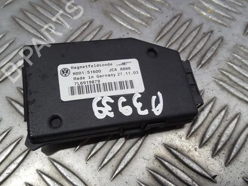 Used Electronic module Electronic module VW TOUAREG (7LA, 7L6, 7L7) 5.0 V10 TDI (313 hp) 33503555 33503555