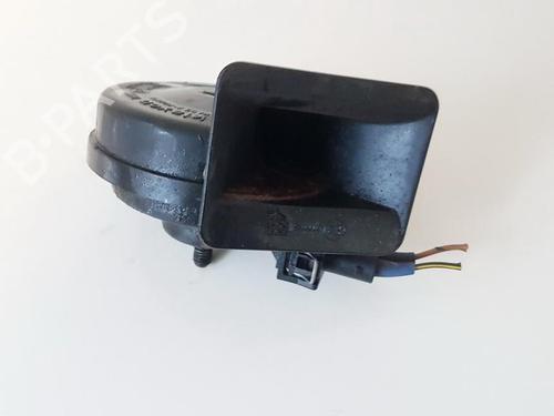 horn-audi-a3-8l1-1996-1997-1998-1999-2000-2001-2002-2003-2004-2005-2006-35870988 main image