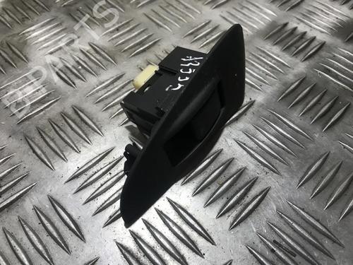 Used Switch Switch TOYOTA AVENSIS (_T25_) 2.0 D-4D (ADT250_, ADT250R) (126 hp) 33491886 33491886