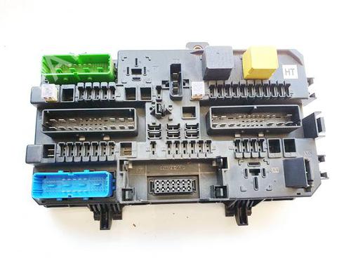 Used Fuse box Fuse box AUDI A4 B8 (8K2) 2.0 TDI (143 hp) 36313578 36313578