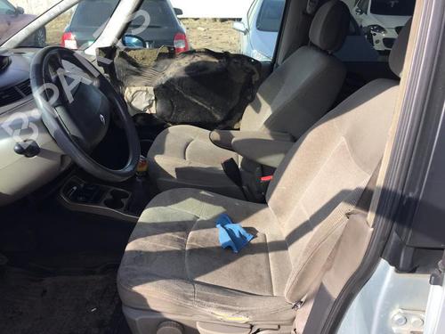 Fuse box RENAULT ESPACE IV (JK0/1_) 2.2 dCi (JK0H) | BP33504756E1 - Image 9