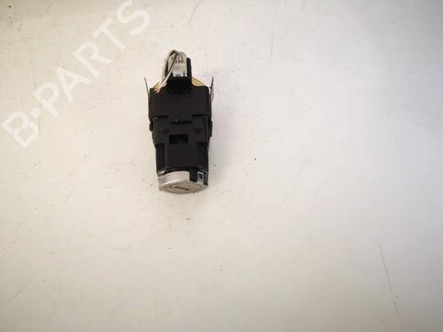 Used Switch Switch TOYOTA COROLLA Verso (ZER_, ZZE12_, R1_) 2.0 D-4D (CUR10_, CUR10R) (116 hp) 33098009 33098009