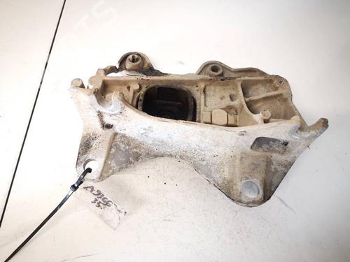Used Engine mount Engine mount RENAULT LAGUNA III (BT0/1) 2.0 dCi (BT01, BT08, BT09, BT0E, BT0K, BT12, BT1C, BT1D,... (150 hp) 32954541 32954541