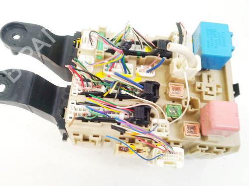 Used Fuse box Fuse box 32590904 32590904