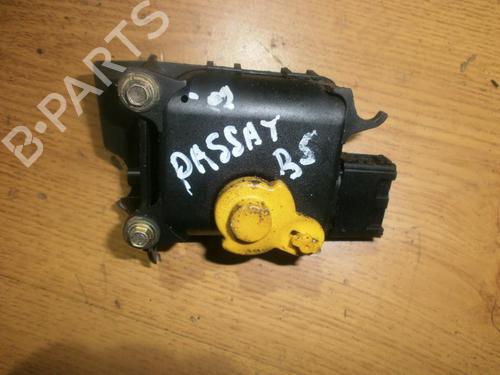 Used Electronic module Electronic module VW PASSAT B5.5 Variant (3B6) 1.6 (102 hp) 33484044 33484044