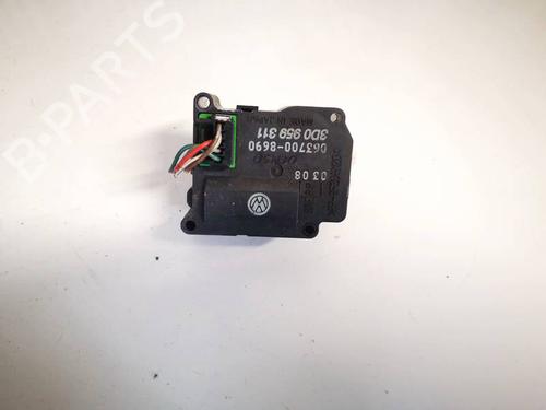 Używane Moduł elektroniczny VW PHAETON (3D1, 3D2, 3D3, 3D4, 3D6, 3D7, 3D8, 3D9) 3.2 V6 (241 hp) 32965367