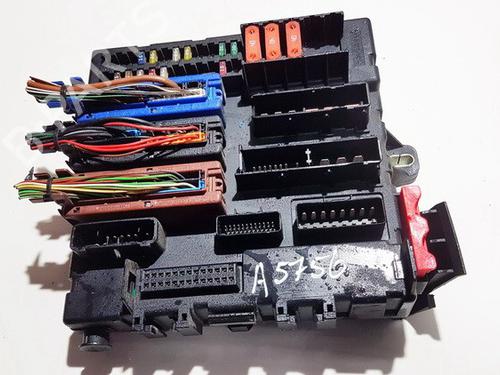 Used Fuse box Fuse box OPEL SIGNUM Hatchback (Z03) 2.2 DTI (F48) (125 hp) 33101701 33101701